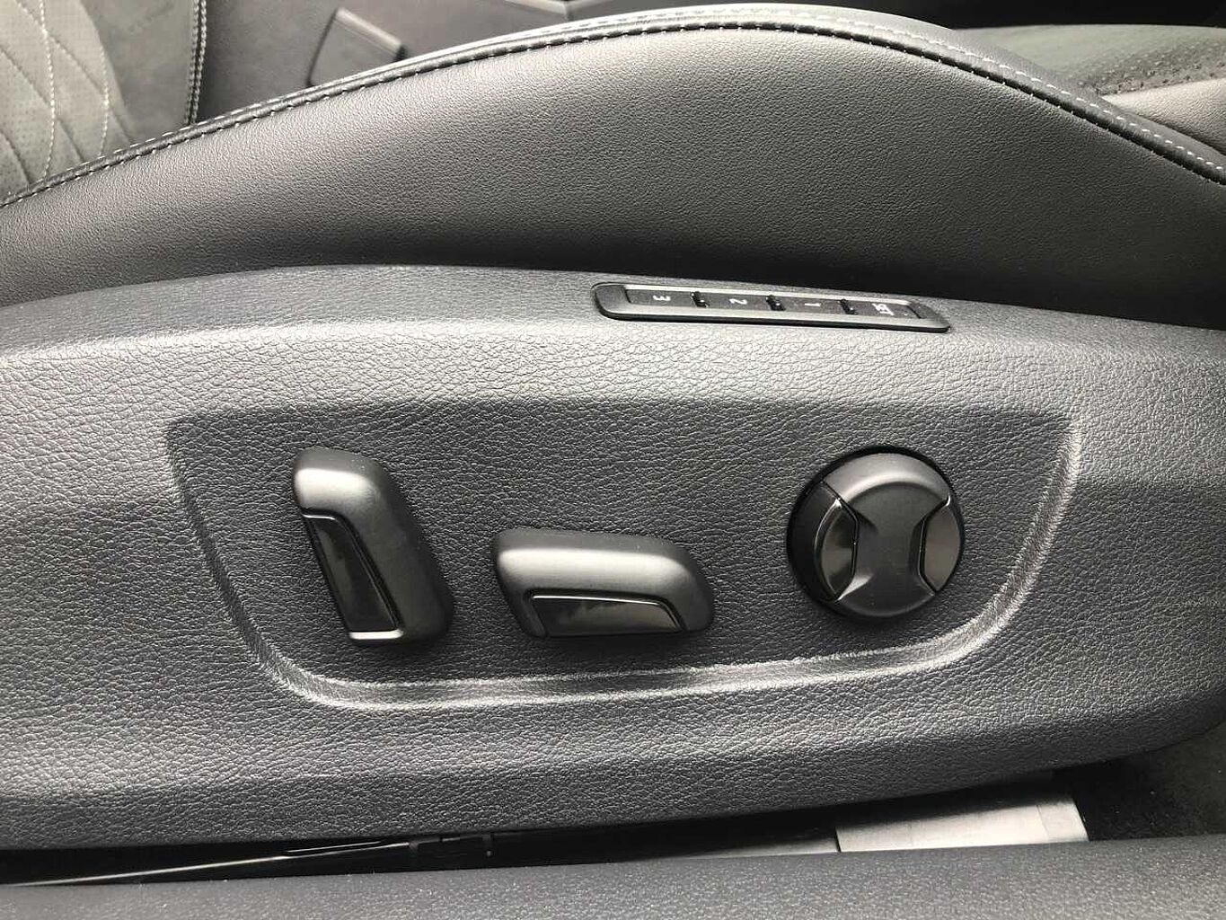 SKODA Superb 2.0 TSI (190ps) SportLine Plus DSG Estate