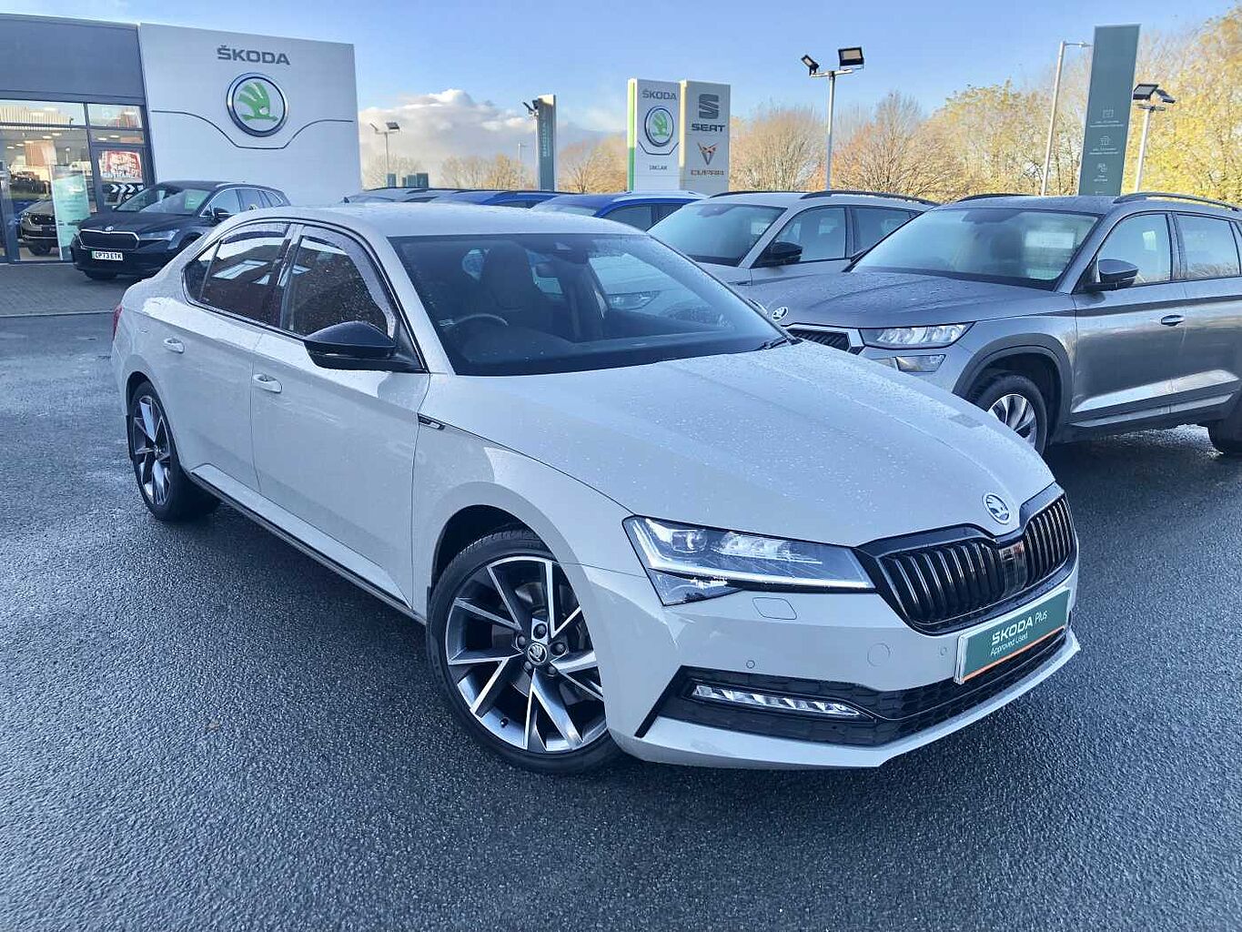 SKODA Superb 2.0 TSI (280ps) 4X4 SportLine Plus DSG HB