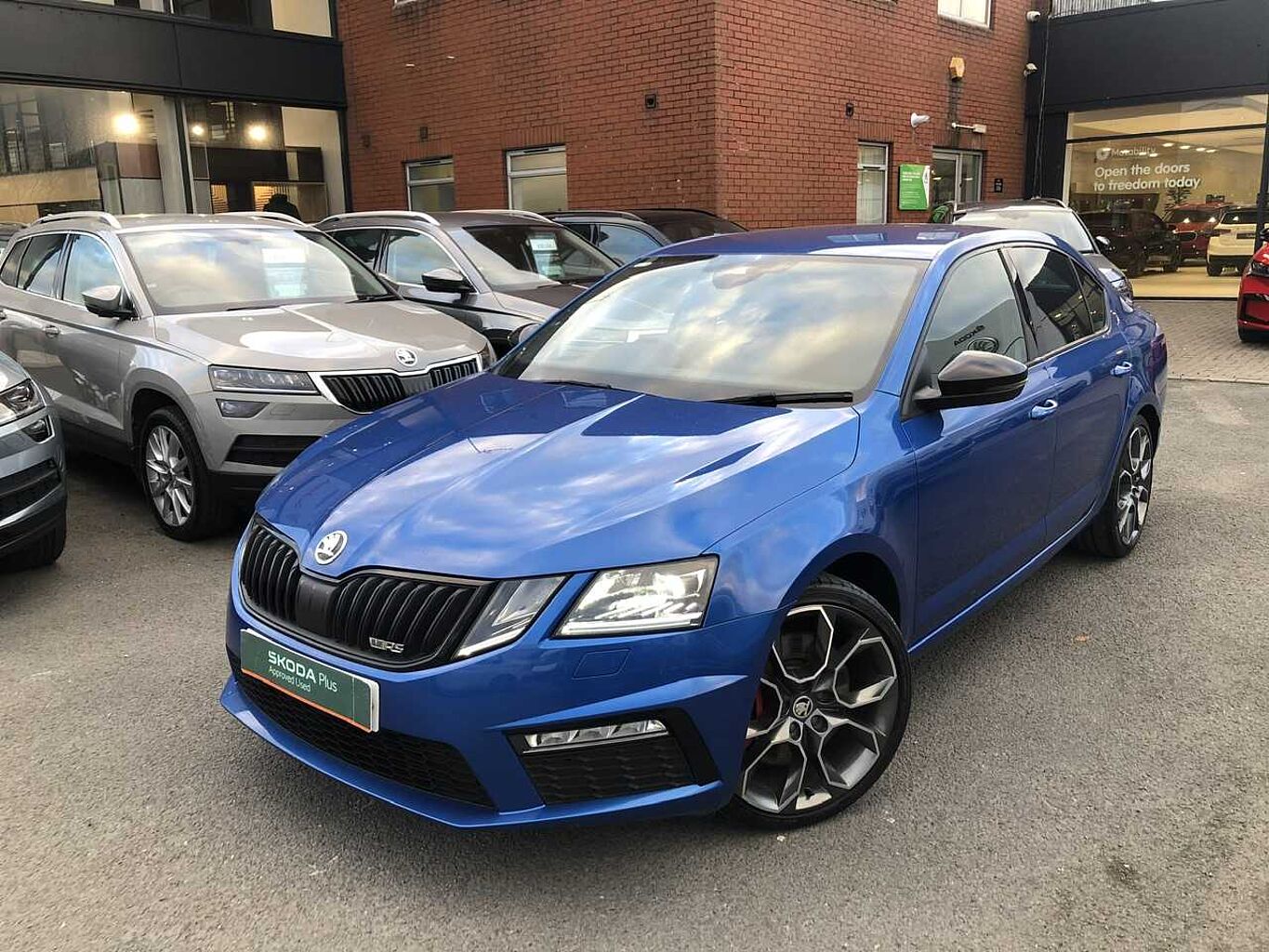 SKODA Octavia vRS Hatch (2017) 2.0 TSI vRS (230PS)